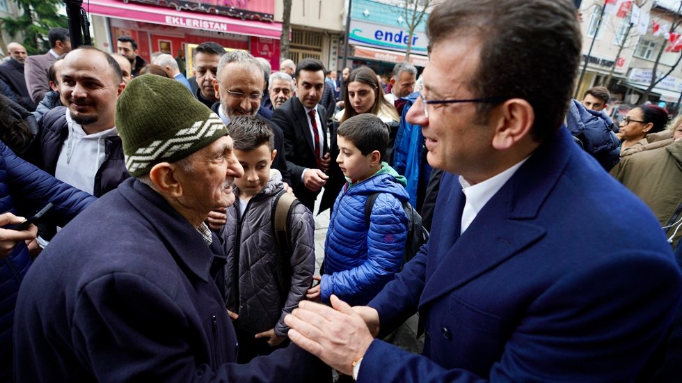 Vatandaştan İmamoğlu&rsquo;na: &ldquo;CHP&rsquo;yle hi&ccedil; işim olmadı ama sizi tanıdıktan sonra oy verdim&rdquo;