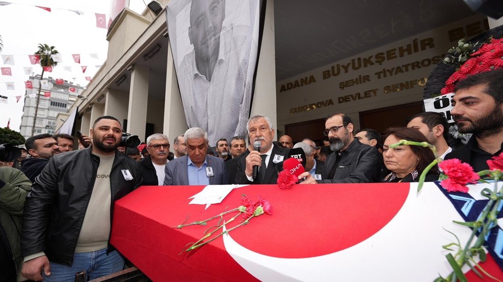 Zeydan Karalar cenaze de konuştu: Arkasında başka bir şey var