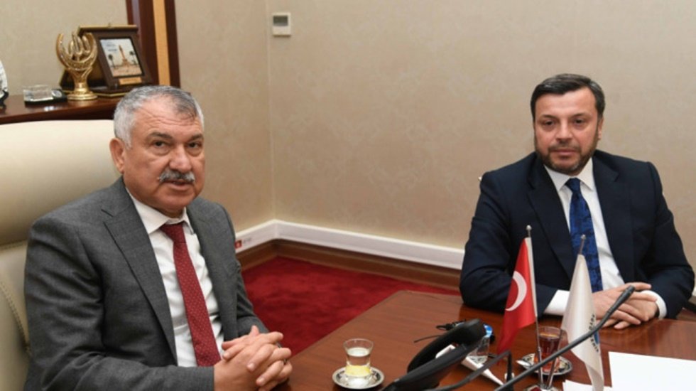 Adana&rsquo;da hangi aday &ouml;nde?