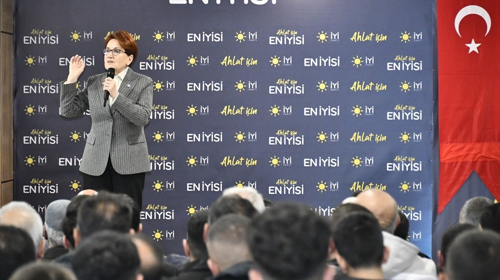 Akşener: &ldquo;10 bin lira maaş alan bir emeklinin et alması, peynir alması m&uuml;mk&uuml;n değil&rdquo;