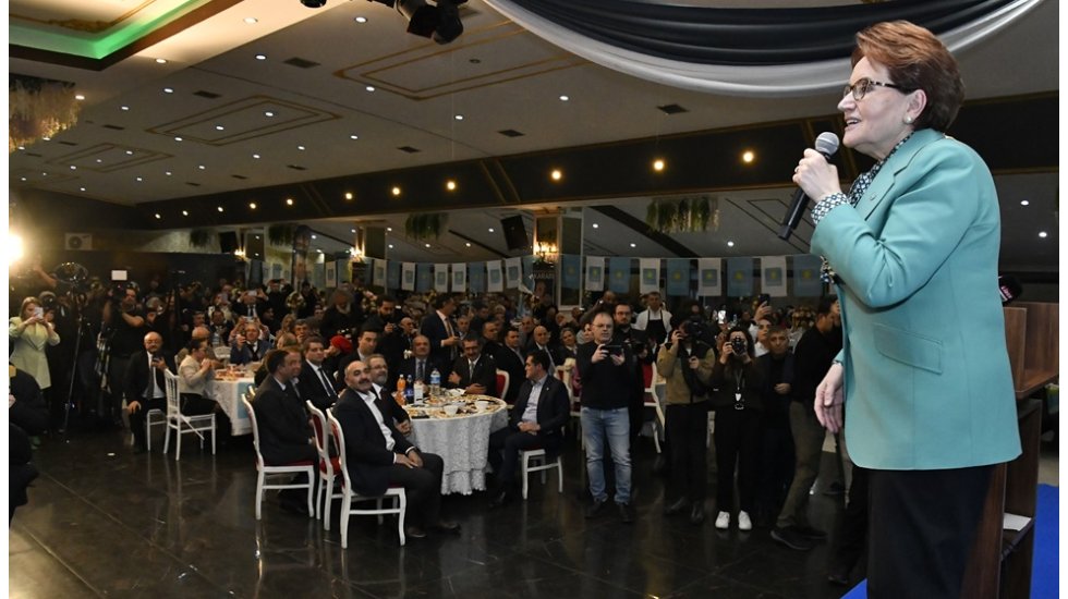 Akşener muhalefete muhalefet yapmaya devam ediyor: "Esenyurt&rsquo;ta DEM&rdquo;leniliyor"