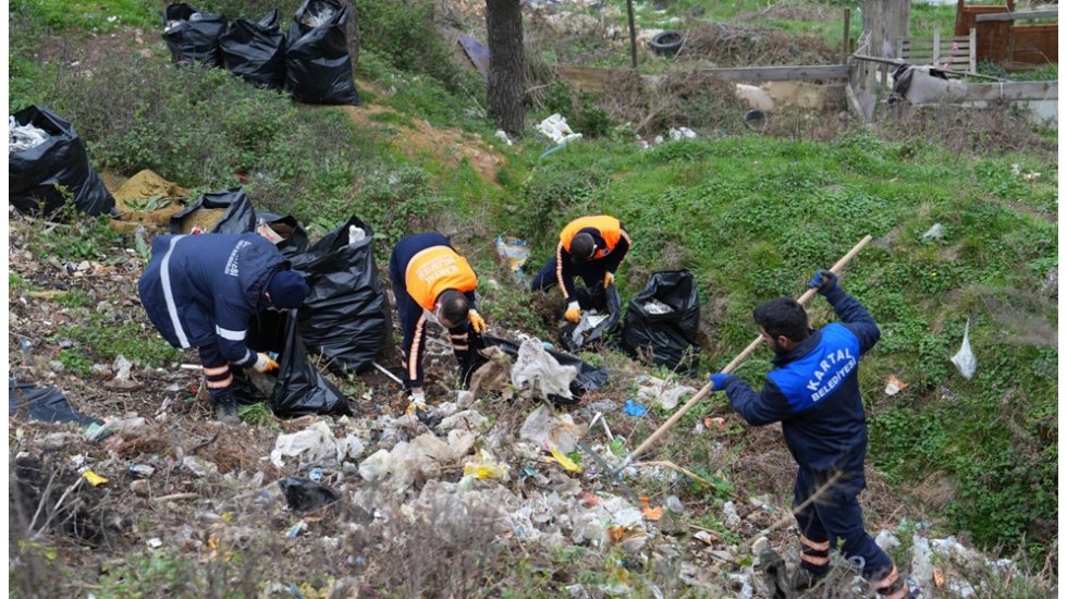 Aydos Ormanı’nda 25 personel, 3 çöp toplama aracı ile temizlik yapıldı...