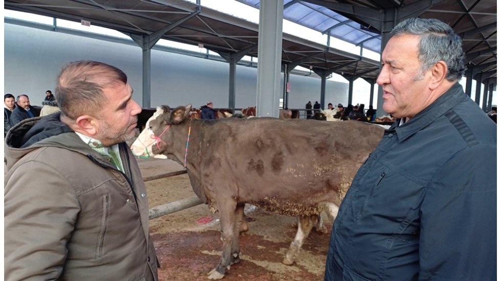 Besicinin isyanı: &ldquo;Bir bardak &ccedil;ay 12 lira, 1 litre s&uuml;t 13 lira&rdquo;