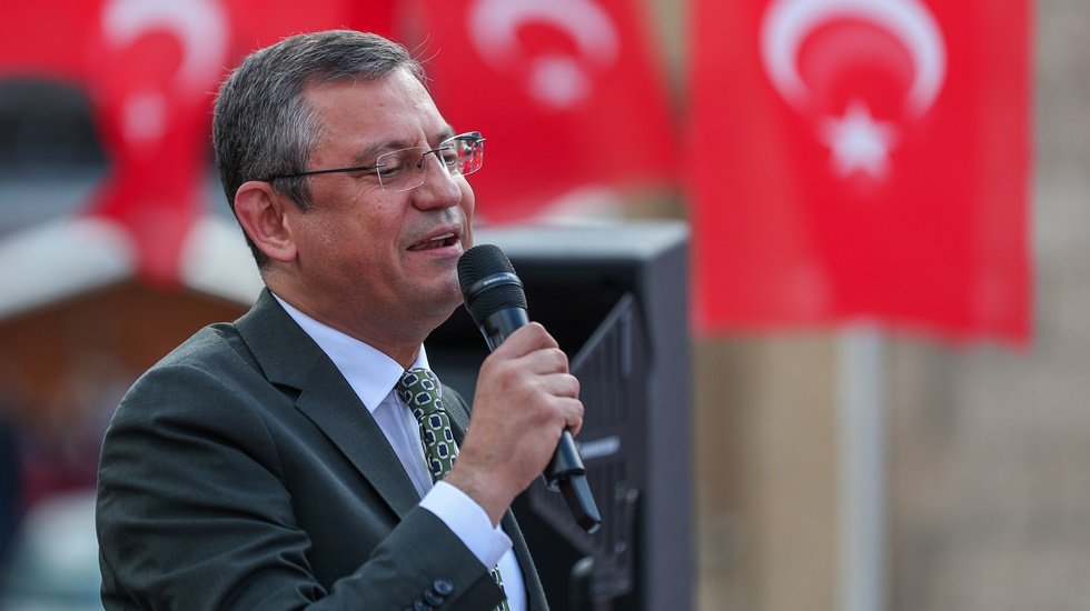 &Ouml;zg&uuml;r &Ouml;zel: ''Elimizi kolumuzu bağlamaya &ccedil;alışan bir iktidar var. Başaramayacaklar''
