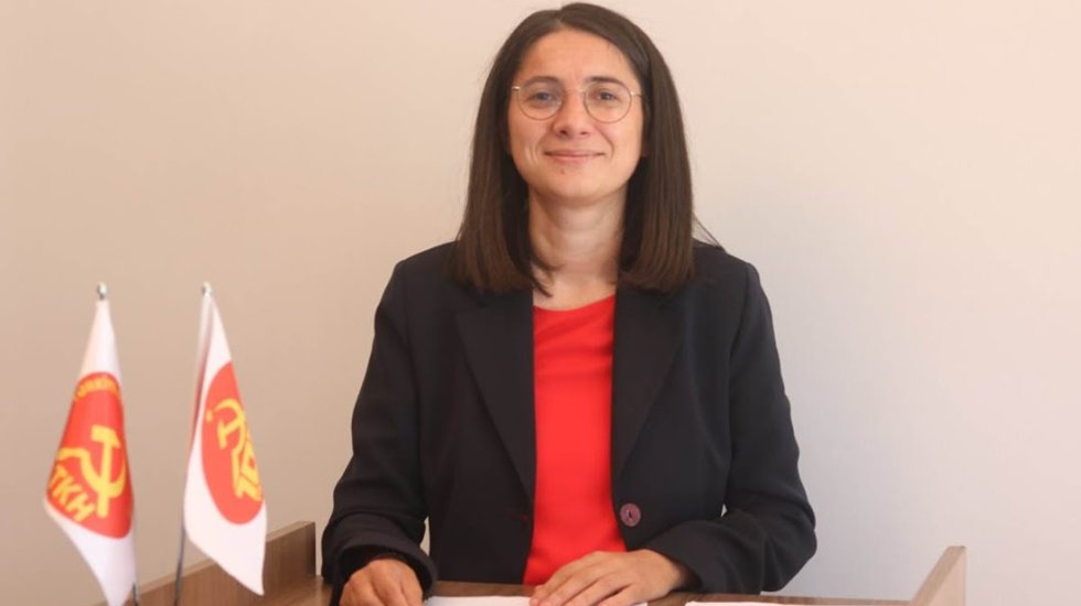 G&uuml;&ccedil;l&uuml; kadın, gericiliğe karşı m&uuml;cadele eden kadındır!