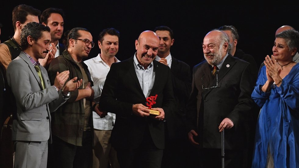Helikopter’in ilk kez sahnelediği gecede duygu dolu anlar...
