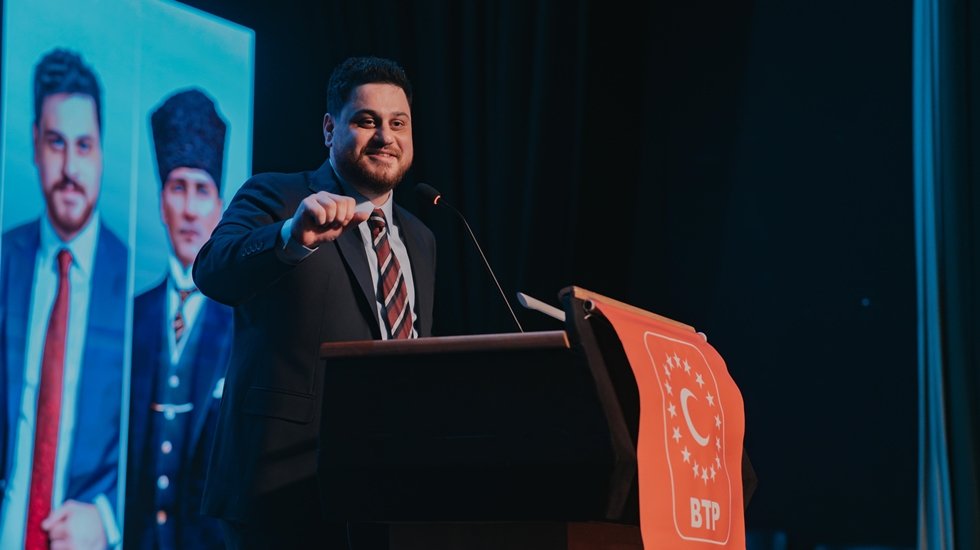 BDP'li Baş: Meydanlarda sadece muhalefet belediyelerinin ge&ccedil;iştirmeli konserleri vardı...