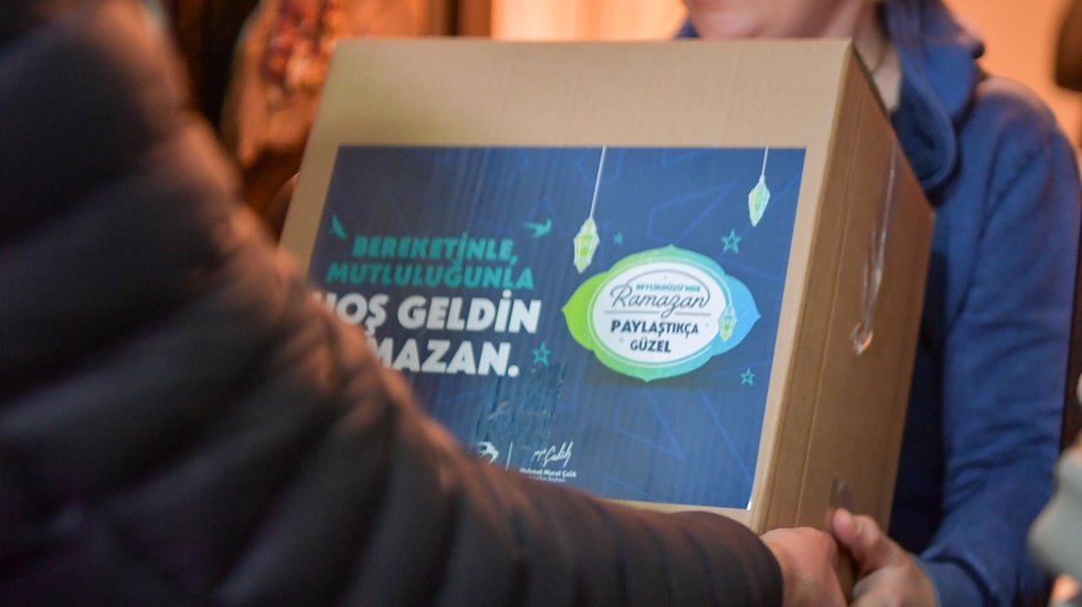İhtiyaç sahibi ailelere ramazan kolisi desteği...