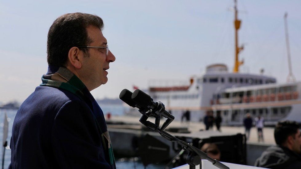 İmamoğlu: "Hem çalmıyor hem de çalışıyor. O yüzden şaşkınlar"