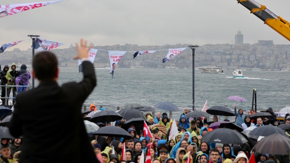 İmamoğlu: &Uuml;sk&uuml;dar sahilini işgal edenlerin iktidarı bitti, vatandaşın iktidarı başladı