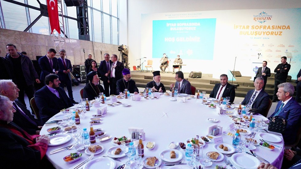 İstanbul&rsquo;da yaşayan inan&ccedil; grupları iftar sofrasında buluştu...