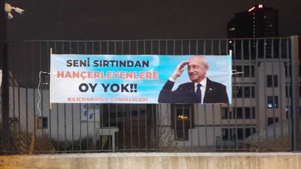 Kılı&ccedil;daroğlu&rsquo;ndan &lsquo;sahte pankart&rsquo; a&ccedil;ıklaması: "CHP teslim alınamaz bir kale olarak ebediyen var olacaktır&hellip;"