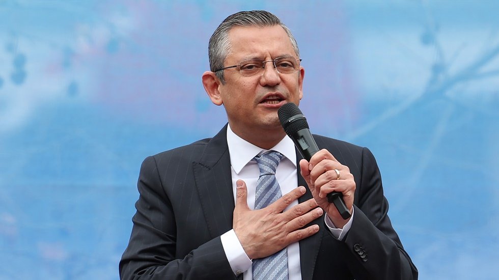 &Ouml;zg&uuml;r &Ouml;zel halka soruldu: Yurttaş ne kadar beğeniyor?