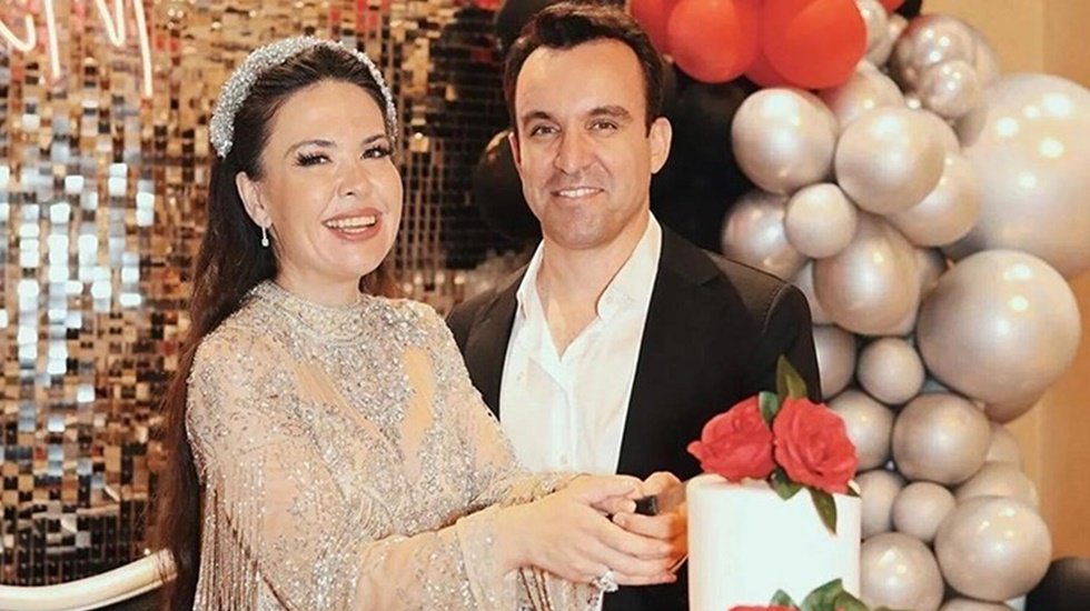 &Ouml;zlem ve Tayyar &Ouml;z &ccedil;iftinin şirketine atanan kayyum not bırakıp intihar etti&hellip;