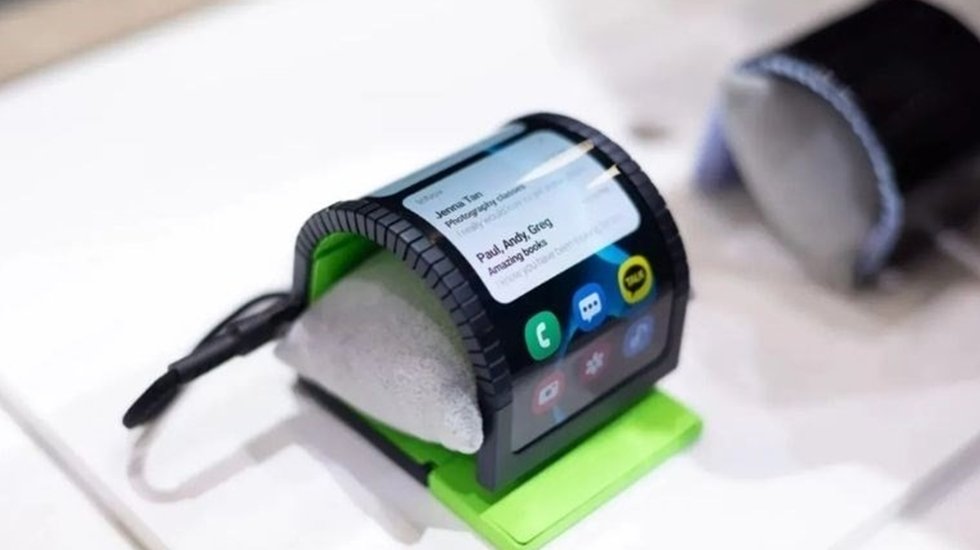Samsung bükülebilir telefonunu tanıttı