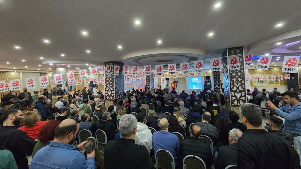 TKP: "&Uuml;&ccedil; beş tane &ccedil;etenin bu &uuml;lkeyi yağmalamasına ge&ccedil;it vermeyeceğiz"