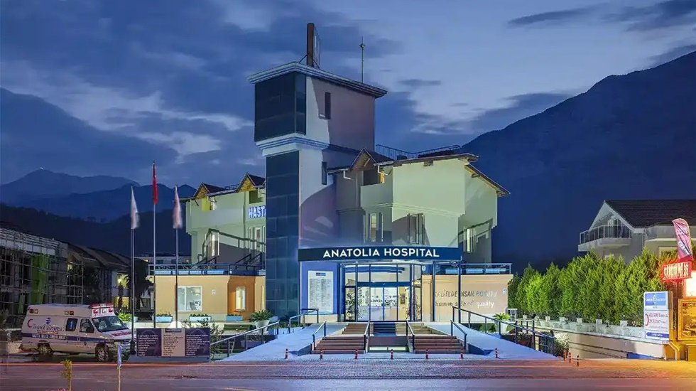 &Uuml;nl&uuml; Hastaneyi hangi holding Satın Aldı?