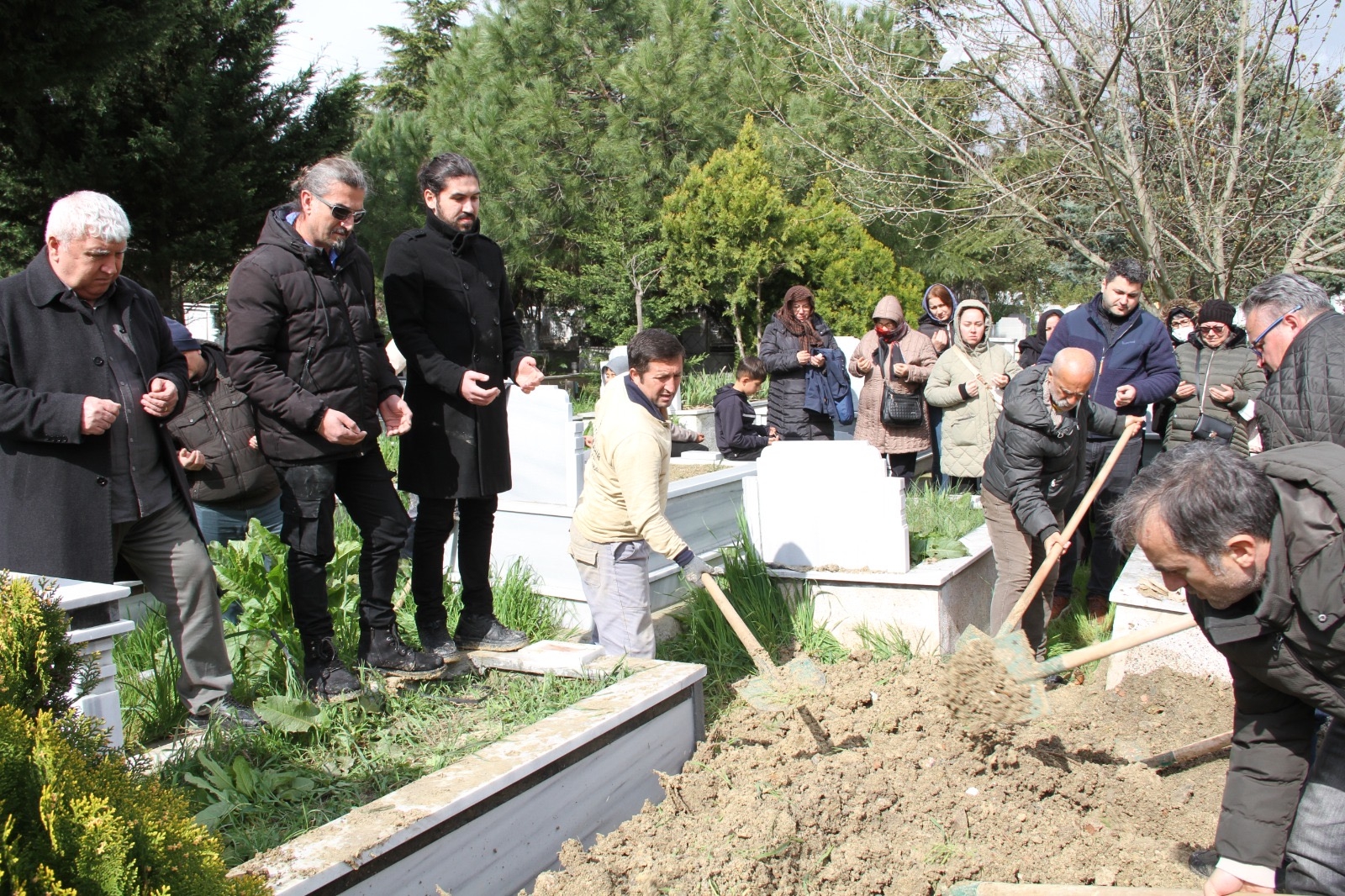 https://yenisoluk.com/uploads/2024/03/zehra hınıslı 5