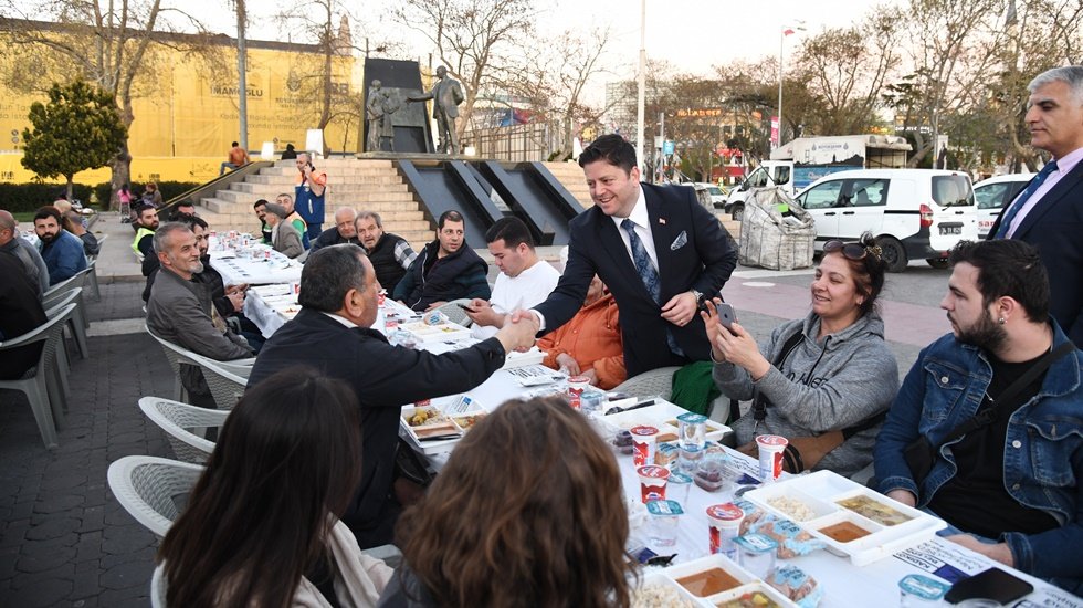 AKP seçimi kaybedince Kadıköy’deki iftar çadırını kaldırdı