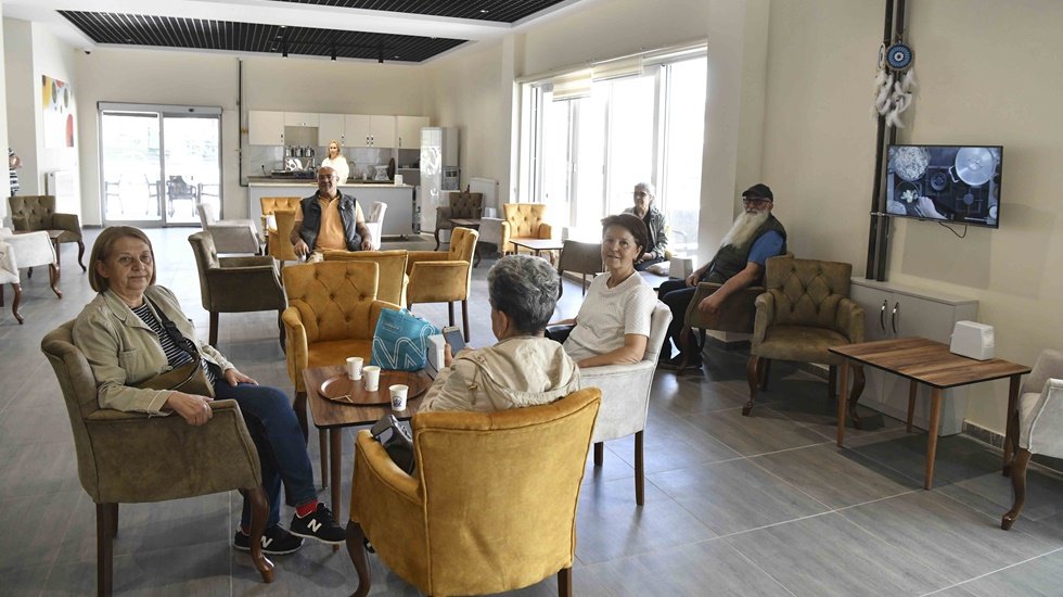 Başkentte yeni a&ccedil;ılan emekli lokallerine yoğun ilgi&hellip;