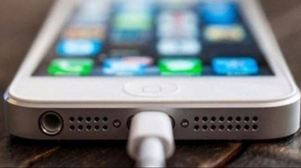 Bilmedik yerde telefonunu şarj edenler dikkat! 'Başınız derde girebilir'