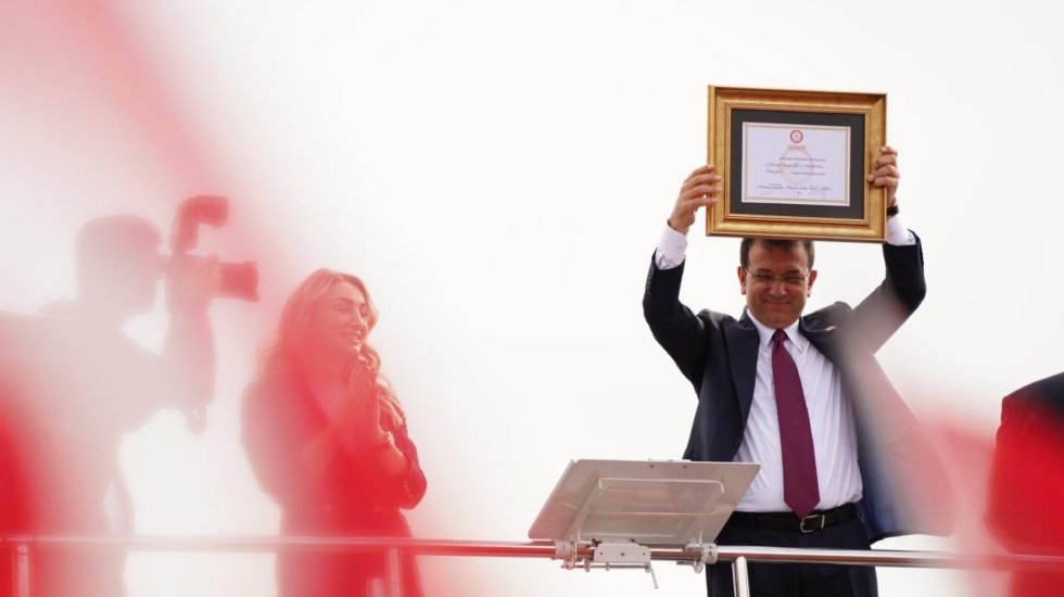 İmamoğlu: Bu şehirde kimse kendisini yalnız ve &ccedil;aresiz hissetmesin diye &ccedil;ok &ccedil;alışacağız