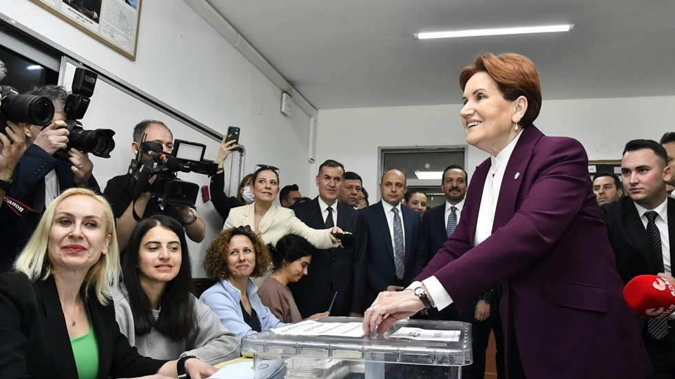 Meral Akşener İYİ Parti Genel Başkanlığı'ndan istifa...