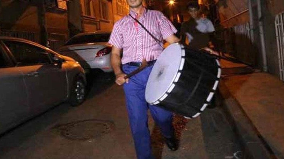 Ne acıdır ki, yurttaşın cebinde davulcuya verecek bahşişte yok!