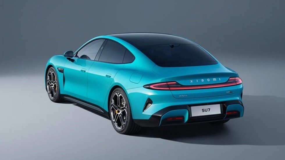 Porsche Taycan'ın yarı fiyatına sunulan Xiaomi SU7,5 dakikalık şarj ile 350 kilometre menzile ulaşıyor