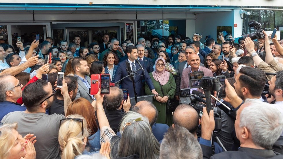 Utku Caner Çaykara görevi eski başkandan devraldı.