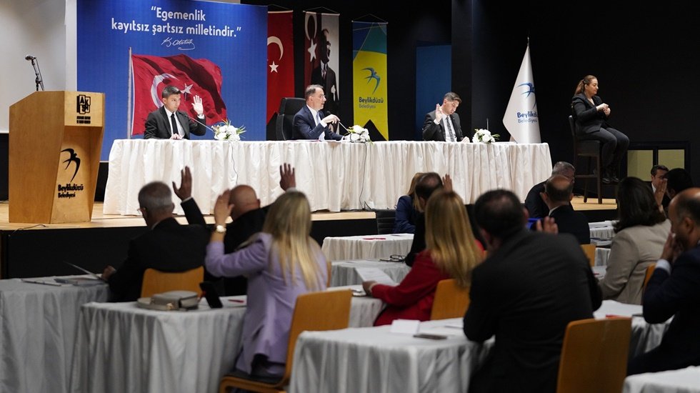 Yeni dönemin ilk meclis toplantısı yapıldı