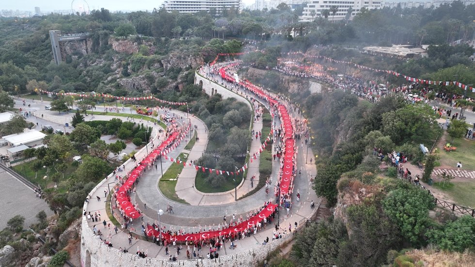19 Mayıs bağımsızlığın ve &ouml;zg&uuml;rl&uuml;ğ&uuml;n g&uuml;n&uuml;d&uuml;r.