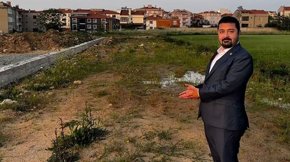 3.5 yıl &ouml;nce yenilenecek diye yıkıldı, betonu d&ouml;k&uuml;ld&uuml; stat yapılmadı