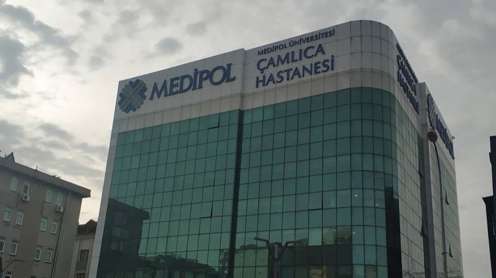 AKP'den CHP'ye gecen &Uuml;sk&uuml;dar Belediyesi'nden Medipol Hastanesi inşaatına durdurma kararı