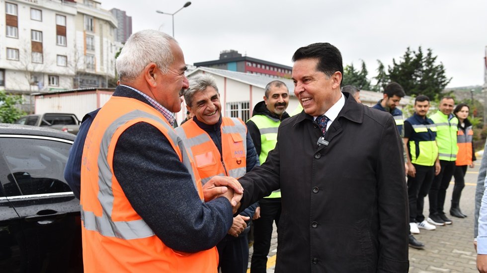 Başkan Özer: Her birinizin yüreğinden tek tek öpüyorum...