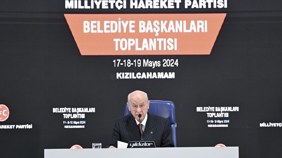 https://yenisoluk.com/uploads/2024/05/cetin-dogan-in-sozlerinden-rahatsiz-olan-bahceli-ben-olsam-sen-orada-yoksun-diye-iceri-alirdim
