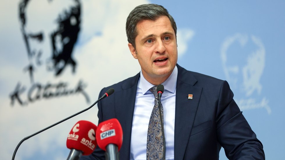CHP&rsquo;den &lsquo;Sinan Ateş&rsquo; a&ccedil;ıklaması: &ldquo;Ağızlarından k&ouml;p&uuml;k sa&ccedil;a sa&ccedil;a saldırarak kendilerini ifşa ettiler&rdquo;