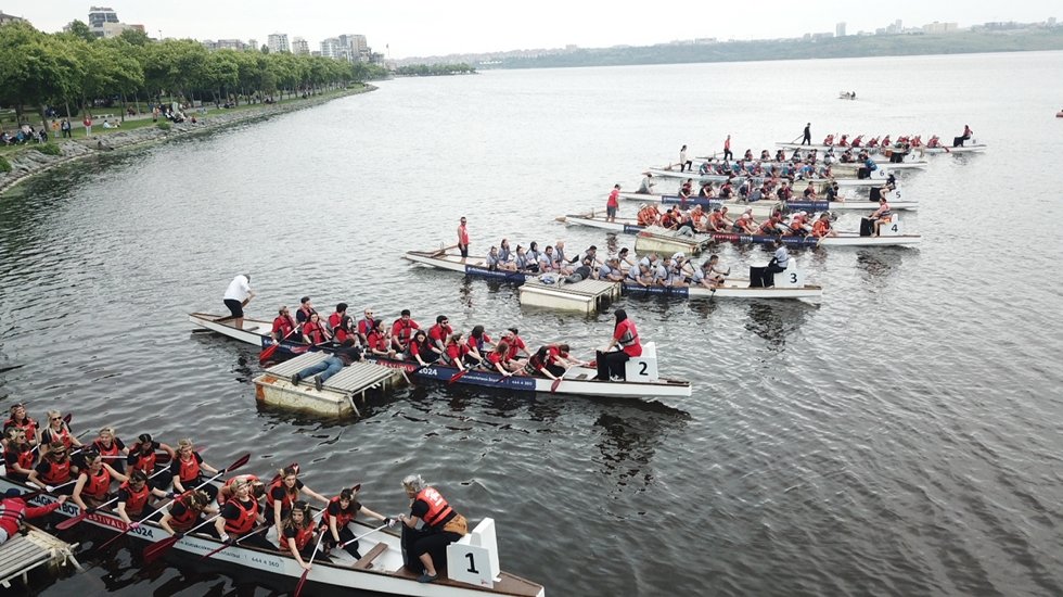 Küçükçekmece’de Dragon Boat yarışları nefesleri kesti