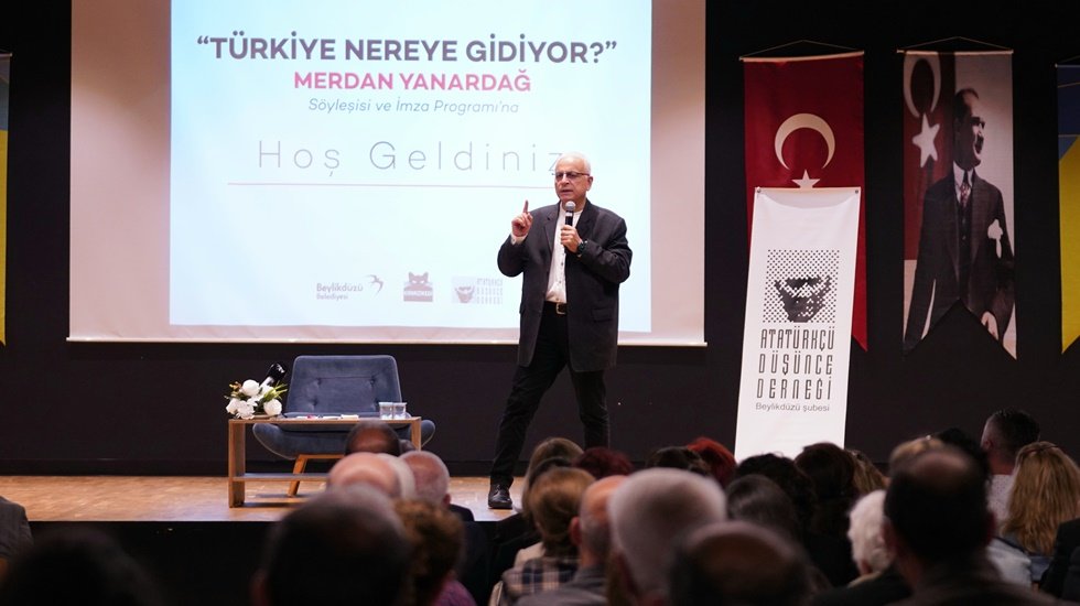 Merdan Yanardağ, okurlarıyla buluştu...