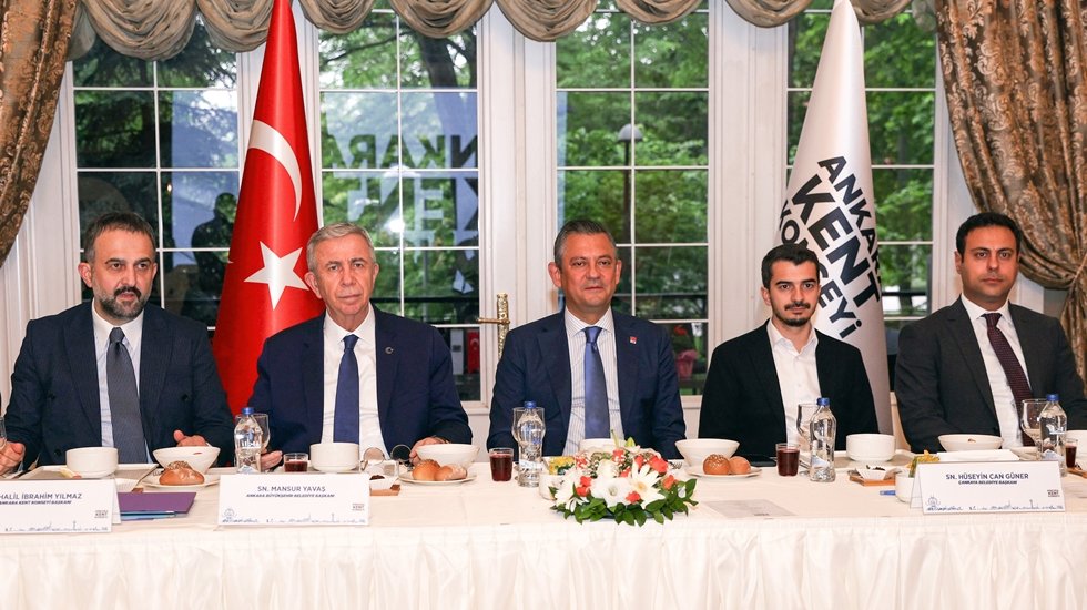 &Ouml;zg&uuml;r &Ouml;zel, Ankara Kent Konseyi Programına Katıldı