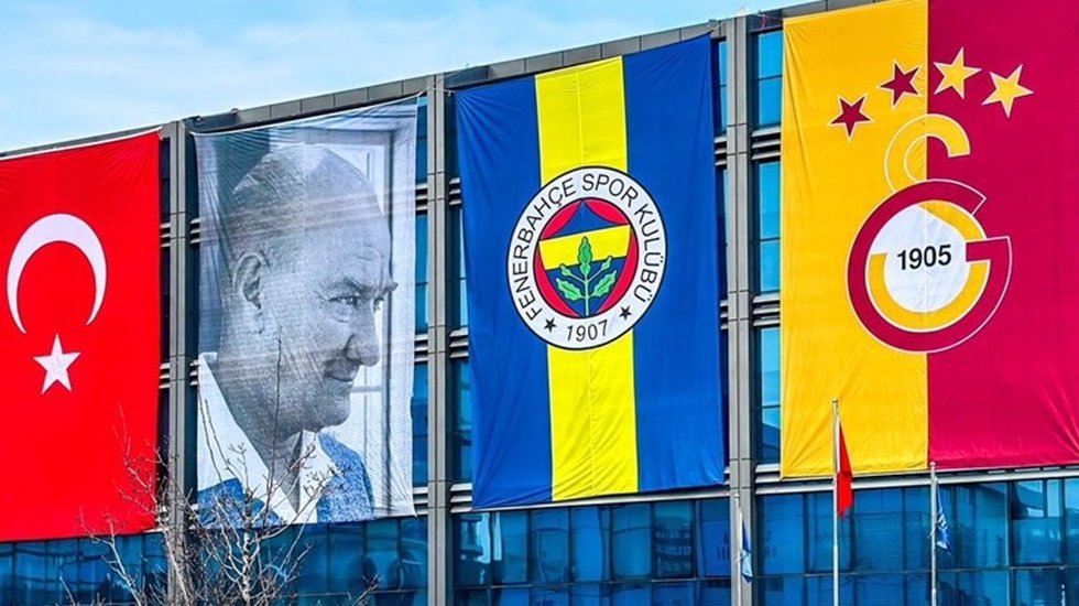 Dev derbinin kazananı Fenerbahçe oldu...