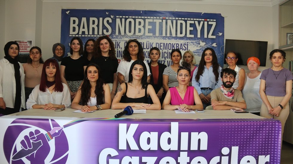 Mersin&rsquo;de &lsquo;Kadın Gazeteciler Derneği&rsquo; kuruldu