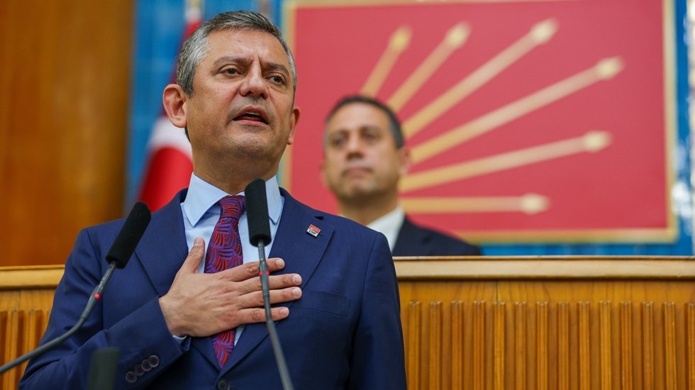 &Ouml;zg&uuml;r &Ouml;zel: H&Uuml;DA Par'lılara domuzbağcılara verdiğin s&ouml;z&uuml; de tutma o zaman, lanet olsun