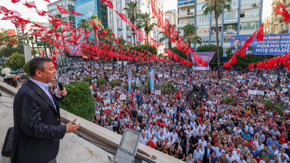 CHP yaz aylarında daha &ccedil;ok &ccedil;alıştay ve salon etkinlikleri yapacak