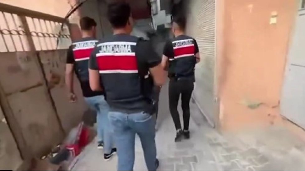 19 ilde 'Dolandırıcılık ve &ccedil;ocuk m&uuml;stehcenliği' operasyonu...