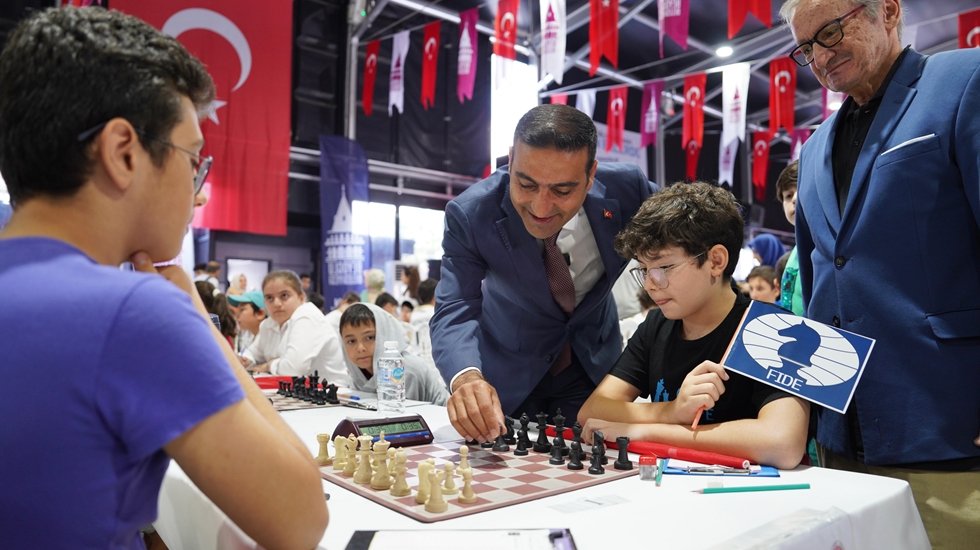 Beyoğlu Satranç Turnuvası’nda genç sporcular yarıştı