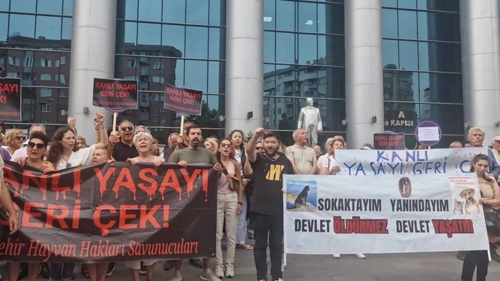 'Katliam yasası'nı protesto eden CHP Eskişehir İl Başkanı Yalaz ifade verdi
