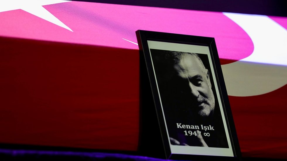 Kenan Işık'a veda