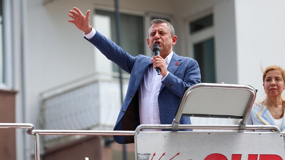 &Ouml;zg&uuml;r &Ouml;zel: 'En bor&ccedil;lu belediyeler AKP'den devraldığımız belediyeler'