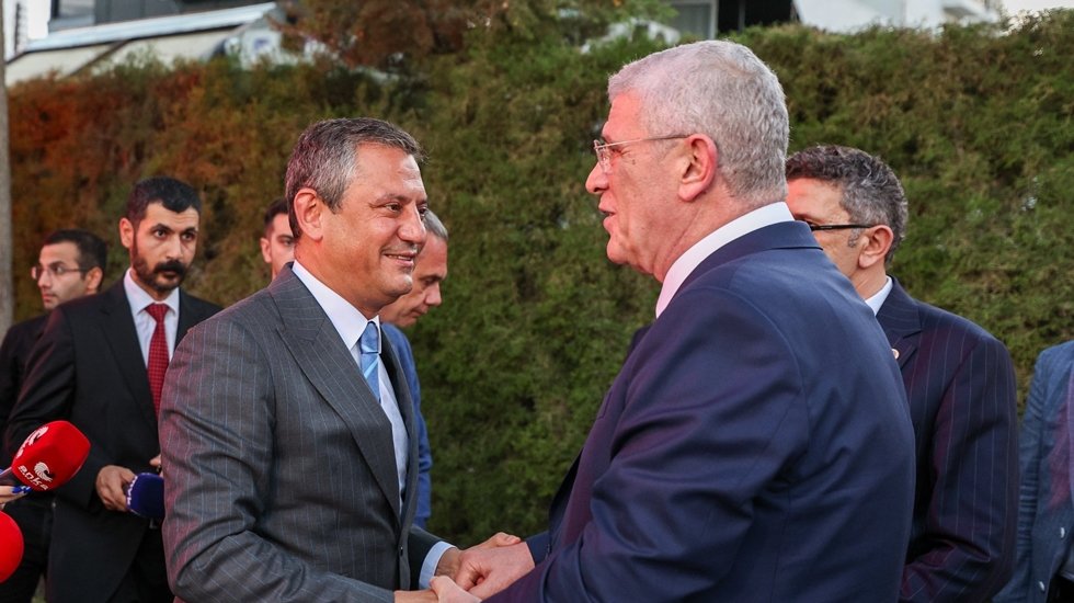 &Ouml;zg&uuml;r &Ouml;zel ve M&uuml;savat Dervişoğlu'ndan İttifak sorusuna ortak yanıt&hellip;